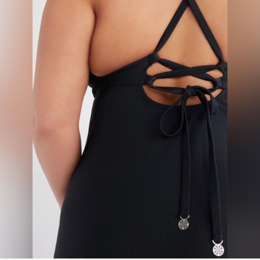 Time & Tru Woman's Ribbed One Piece Plunge Adjustable Halter Swimsuit, XL - Picture 13 of 13